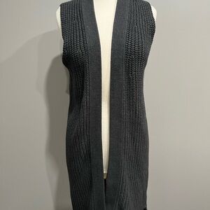 Oak + fort‎ knit sleeveless cardigan sweater in grey